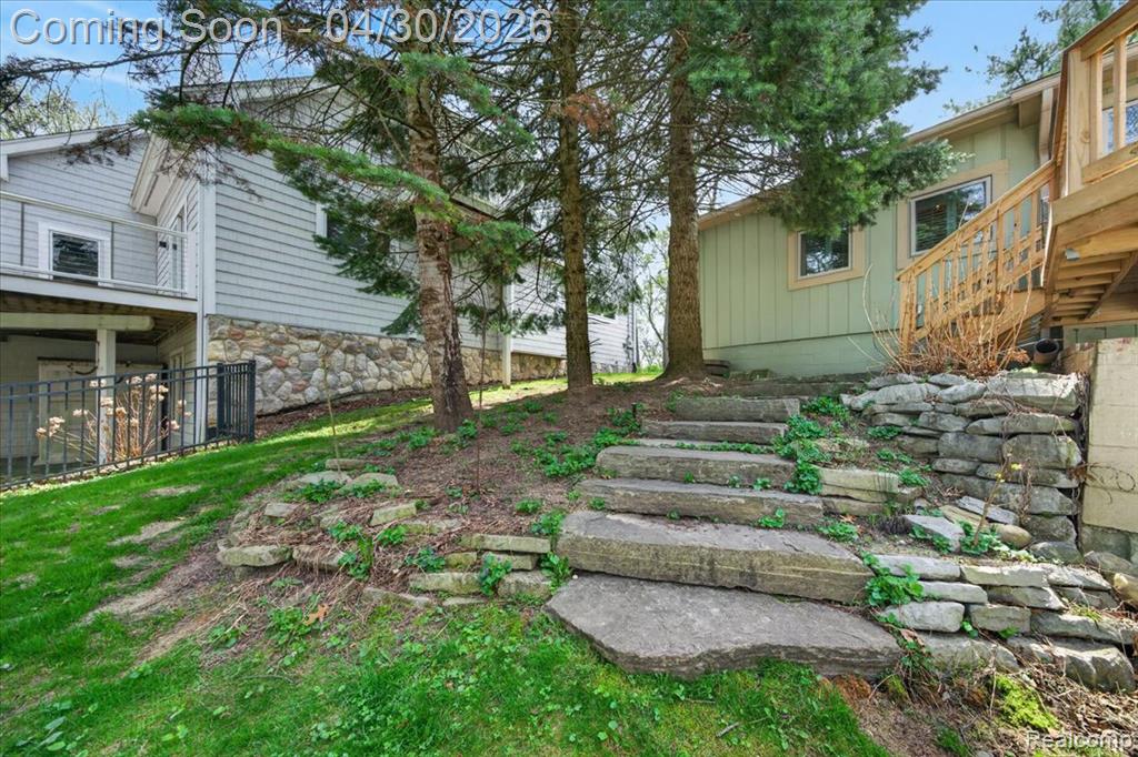 3945 N Vanstone Drive, Commerce Twp, MI 48382 — Photo 50