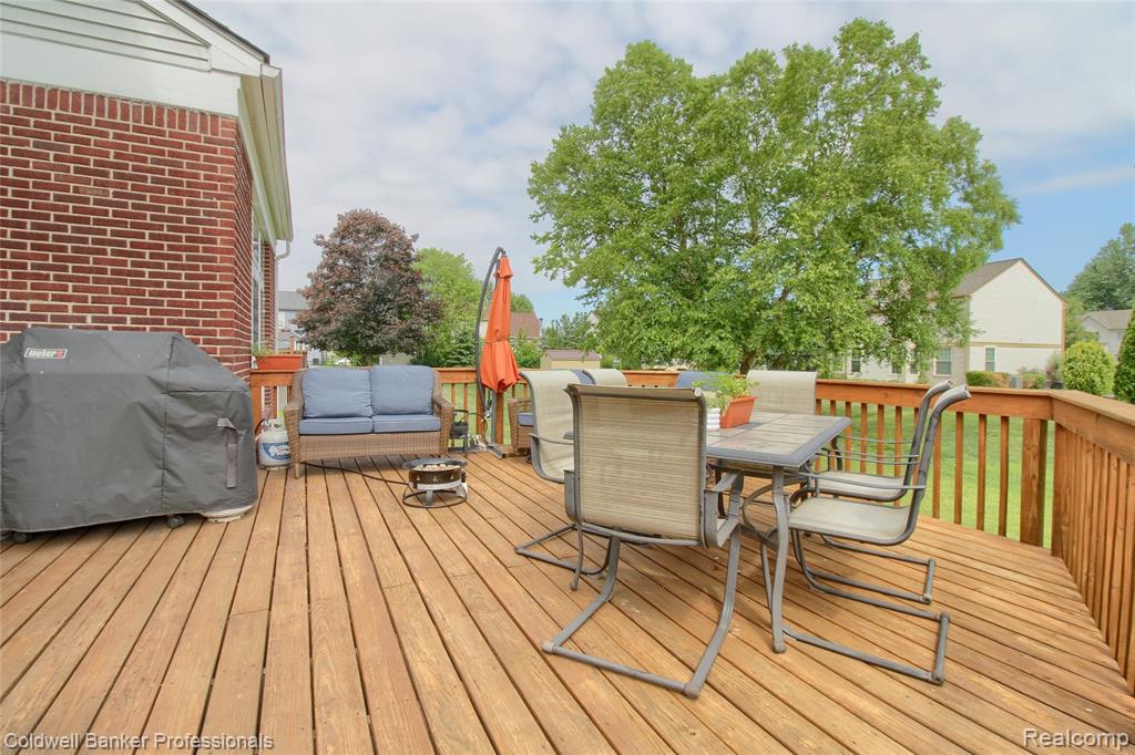 44516 Bramblewood Court, Belleville, MI 48111 — Photo 35