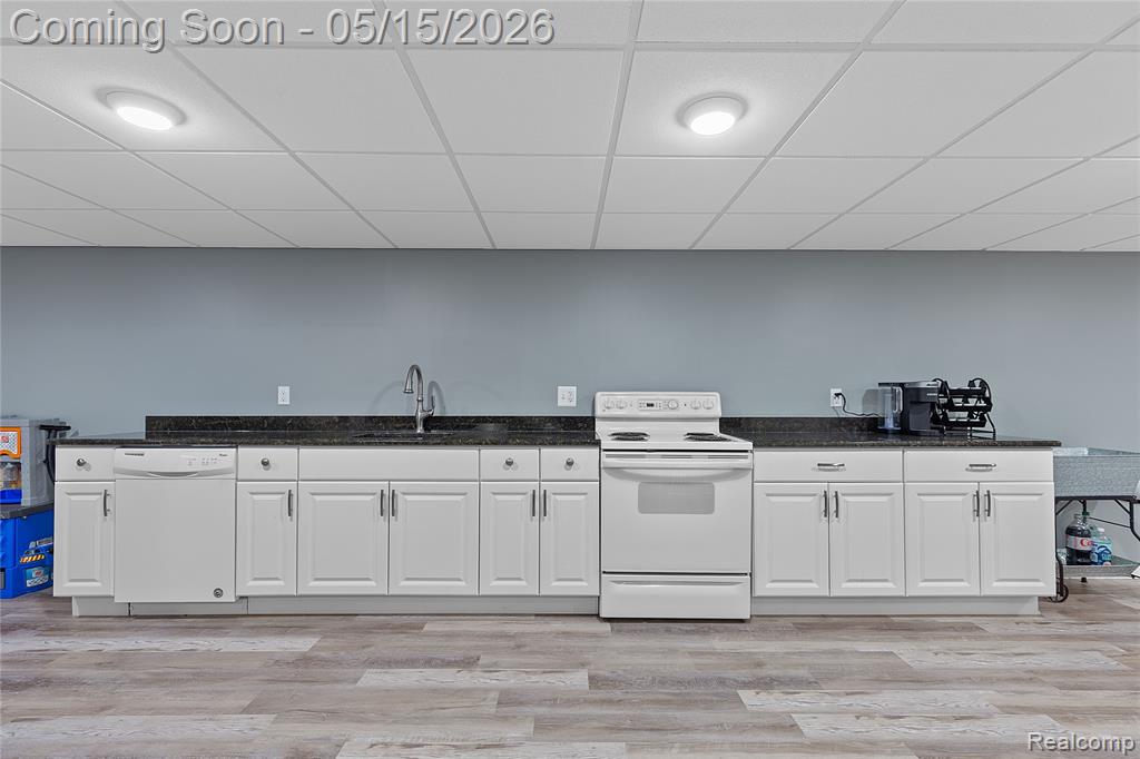 48528 Lafayette Drive, Macomb, MI 48044 — Photo 38