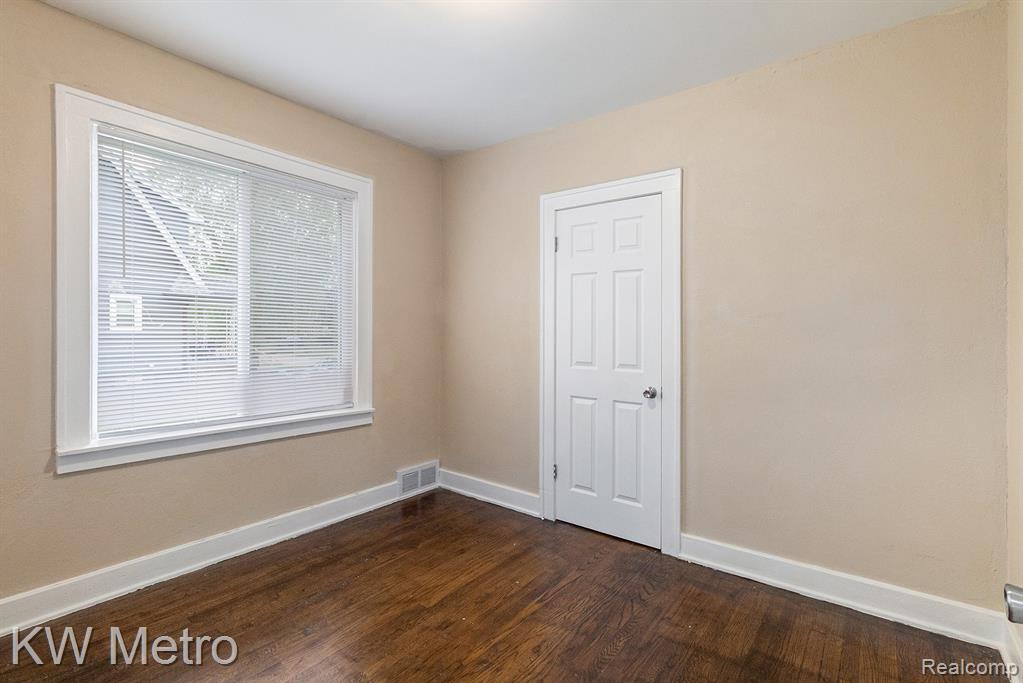5025 Somerset Avenue, Detroit, MI 48224 — Photo 16