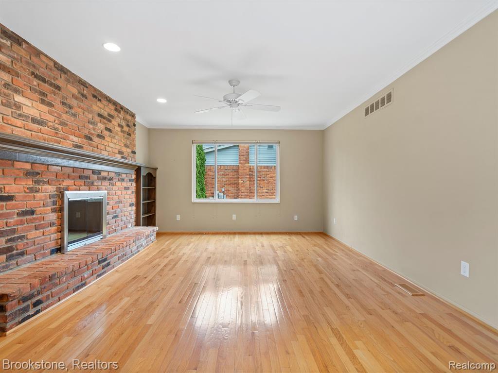5628 PATTERSON Drive, Troy, MI 48085 — Photo 17