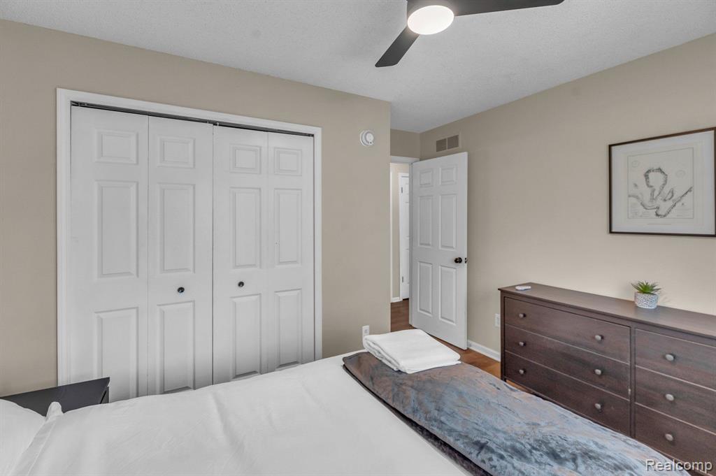 335 DELAWARE Road, Whitmore Lake, MI 48189 — Photo 17