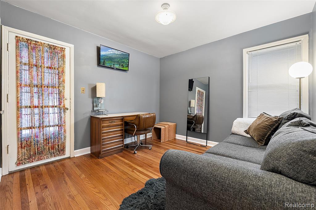 10024 Kingston Avenue, Huntington Woods, MI — Photo 17