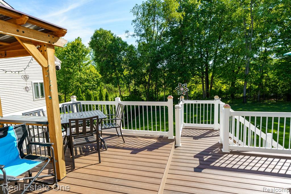442 Ridgewood Drive S, Ortonville, MI 48462 — Photo 39