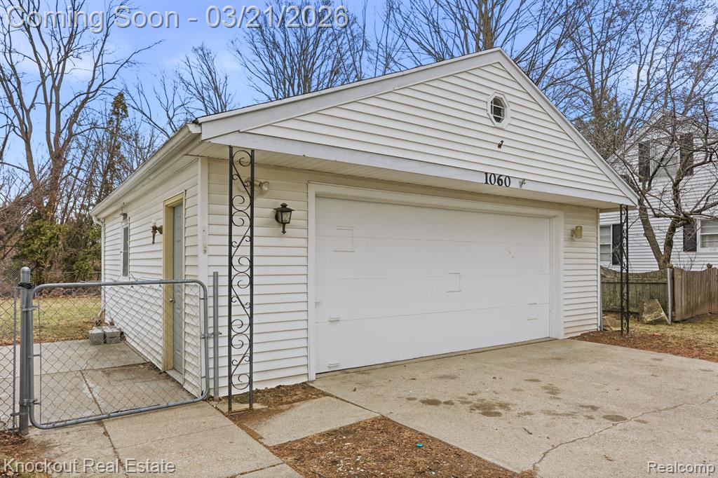 1060 Cross Street, Saginaw, MI 48602 — Photo 31