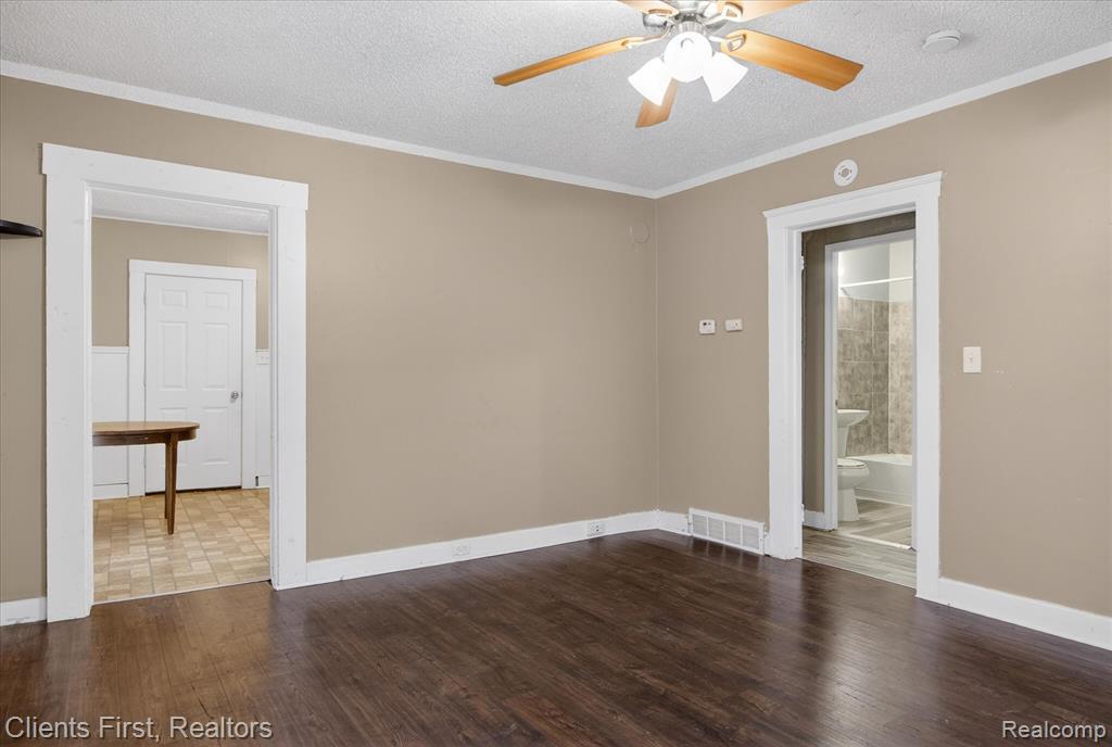 845 Orange Street, Wyandotte, MI 48192 — Photo 9