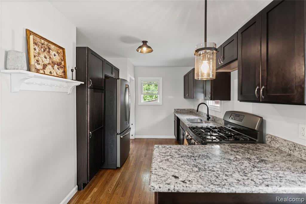 872 W Silver Lake Road, Fenton, MI 48430 — Photo 23