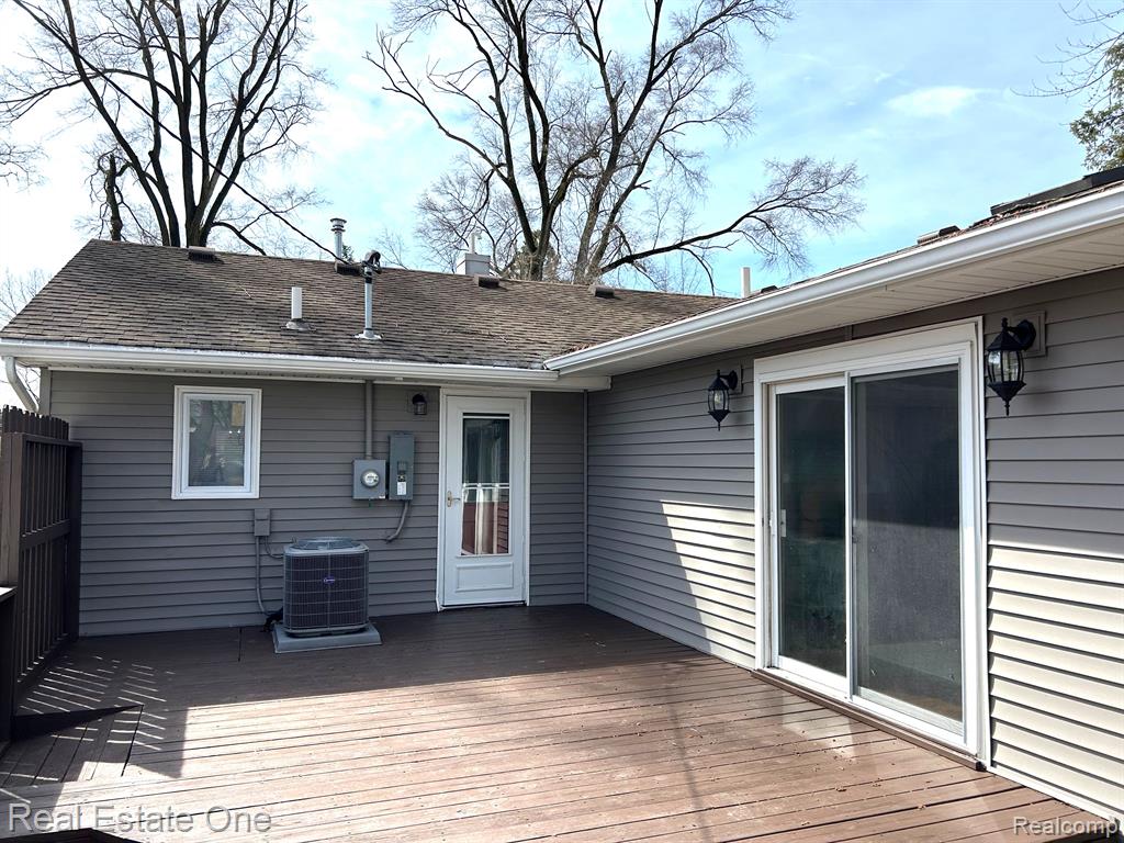 851 MARENGO Drive, Troy, MI 48085 — Photo 29