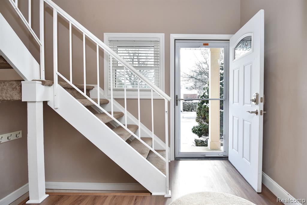 1709 BRENTWOOD Drive, 288, Troy, MI 48098 — Photo 2