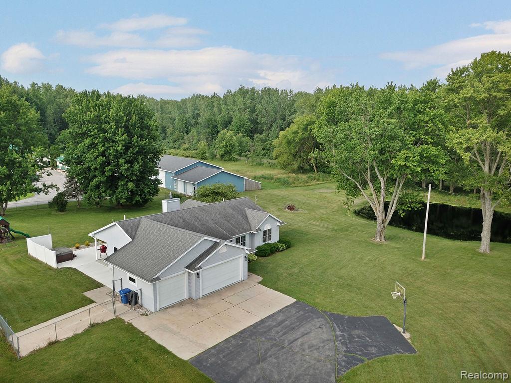 3334 E Freeland Road, Freeland, MI 48623 — Photo 4