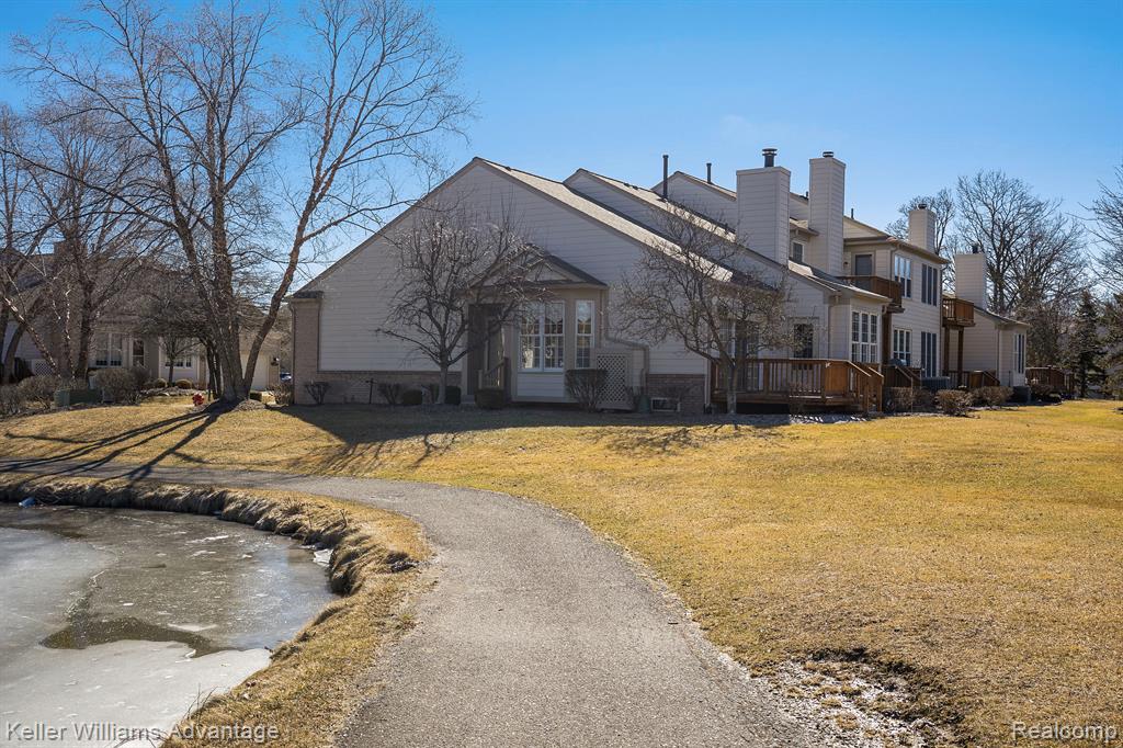 39547 CHAMPION Court, Northville, MI 48168 — Photo 50