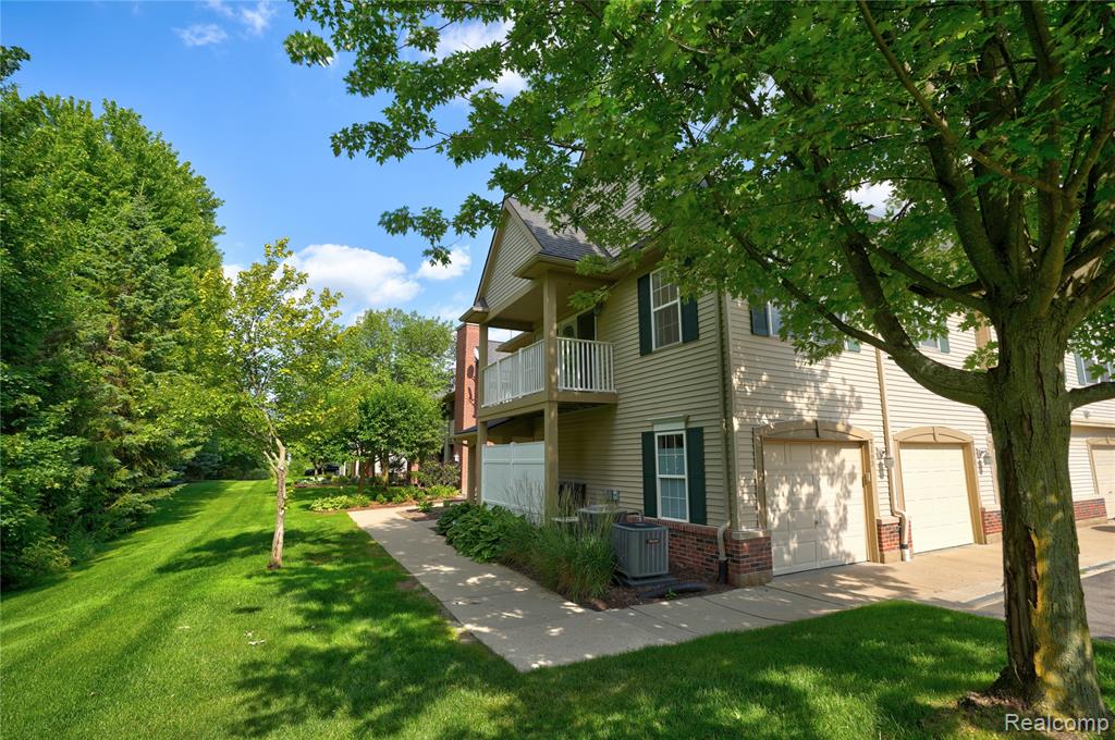 4163 Hampton Ridge Boulevard, Howell, MI 48843 — Photo 2