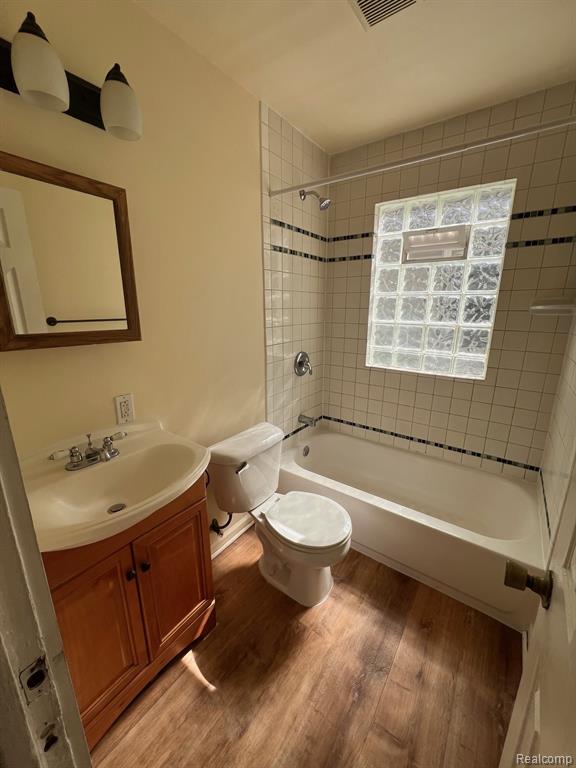 423 E MILTON Avenue, Hazel Park, MI 48030 — Photo 7