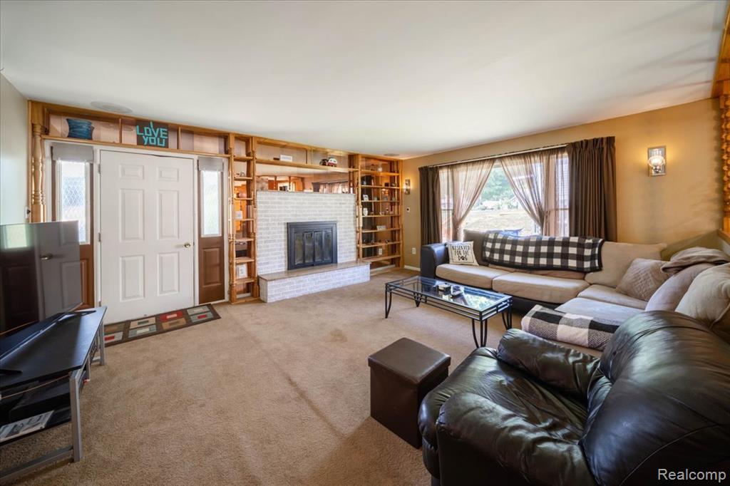 795 Hogarth Avenue, Waterford, MI 48328 — Photo 5