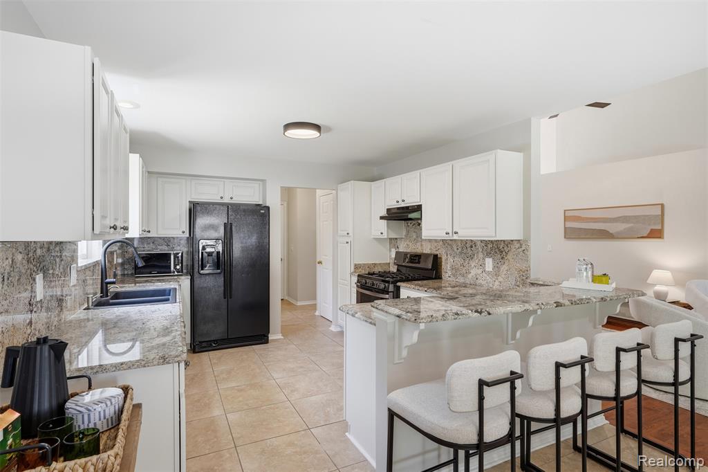 4421 Honeysuckle Drive, Sterling Heights, MI 48314 — Photo 16