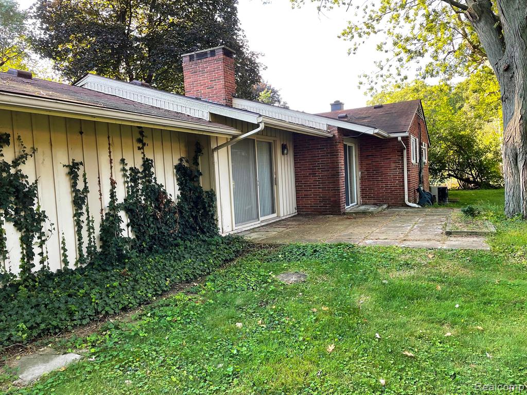 6660 W DARTMOOR Road, West Bloomfield, MI — Photo 3