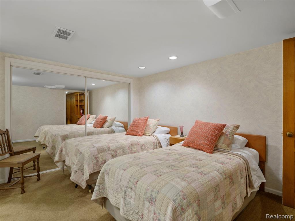 683 Lincoln Road, Grosse Pointe, MI 48230 — Photo 42
