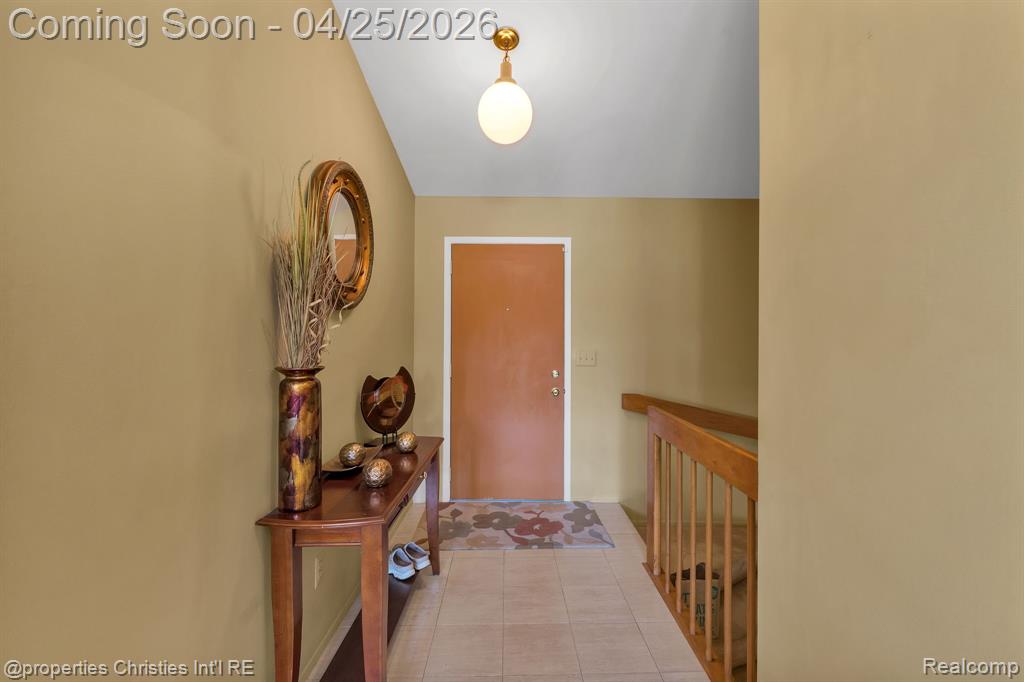 7573 Ashburton Court, West Bloomfield, MI — Photo 36