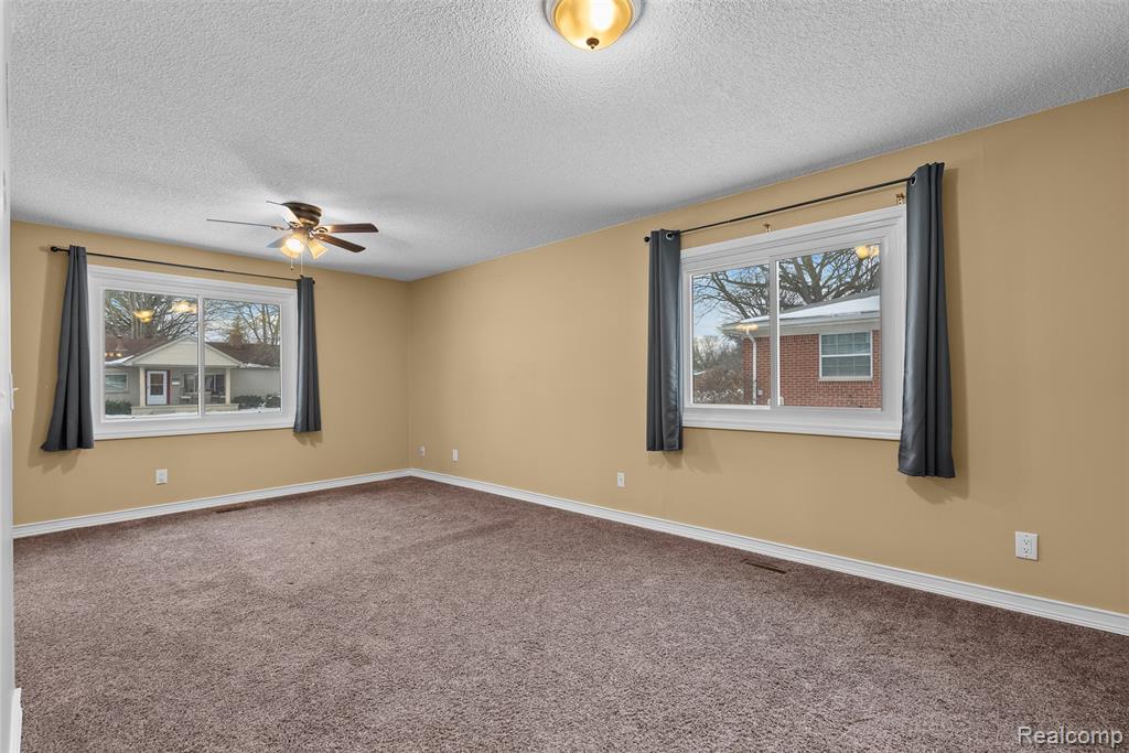 4205 Harding Street, Dearborn Heights, MI 48125 — Photo 18