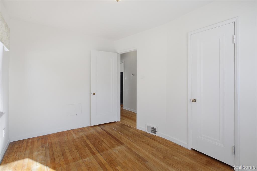 929 Larkmoor Boulevard, Berkley, MI 48072 — Photo 11