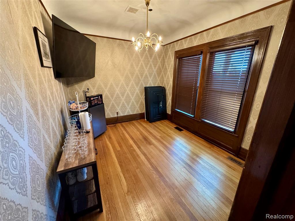 2156 W JEFFERSON Avenue, Trenton, MI, 48183