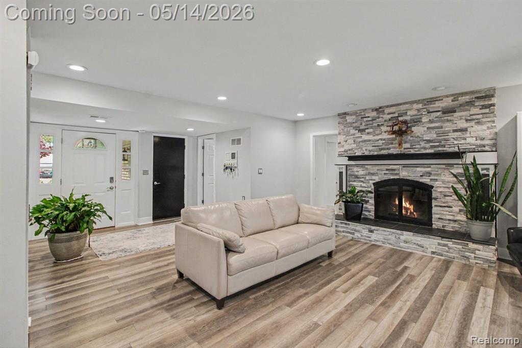 1649 Windingway Drive, Wixom, MI 48393 — Photo 5