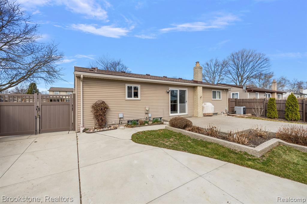43258 HYDE PARK Drive, Sterling Heights, MI 48313 — Photo 7