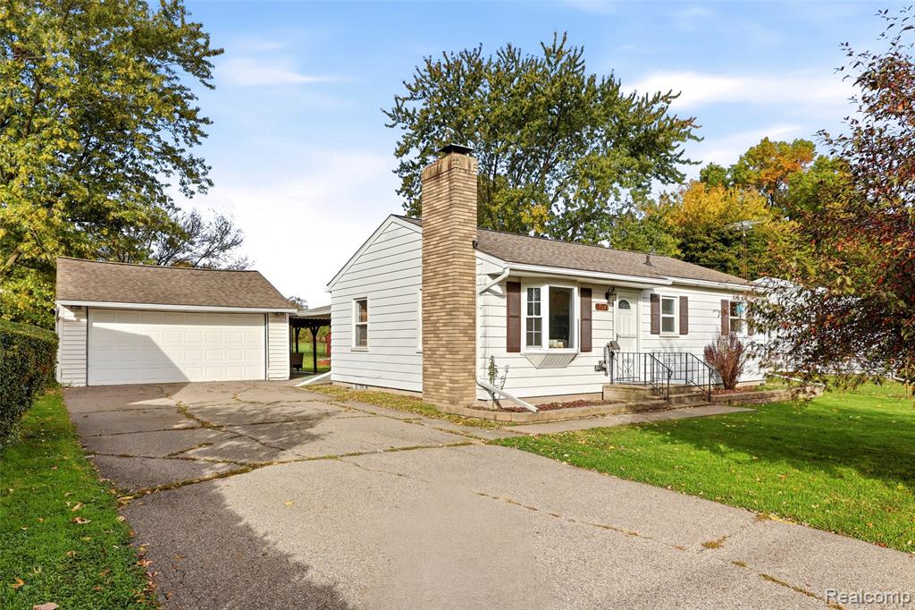 2462 Utley Road, Flint, MI 48532
