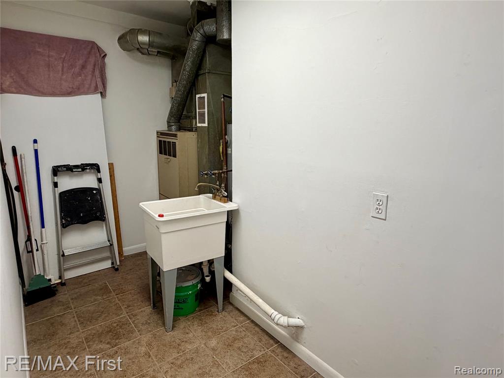 8642 Lozier Avenue, Warren, MI 48089 — Photo 19