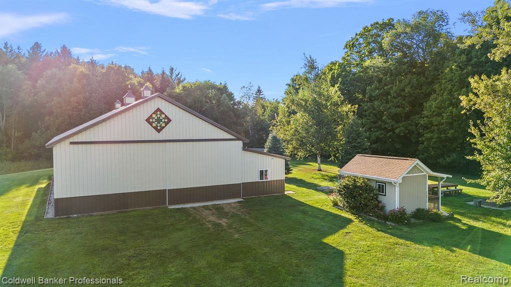 6099 SIMMONS Trail, North Branch, MI 48461 — Photo 3