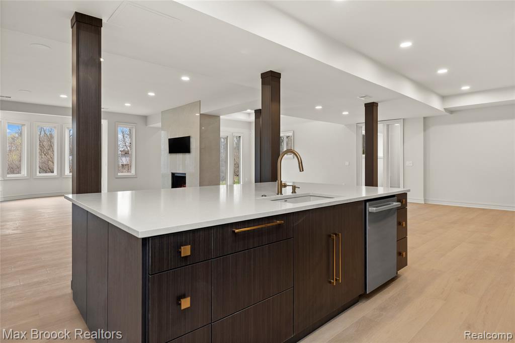 1888 W Tahquamenon Court, Bloomfield Hills, MI 48302 — Photo 69