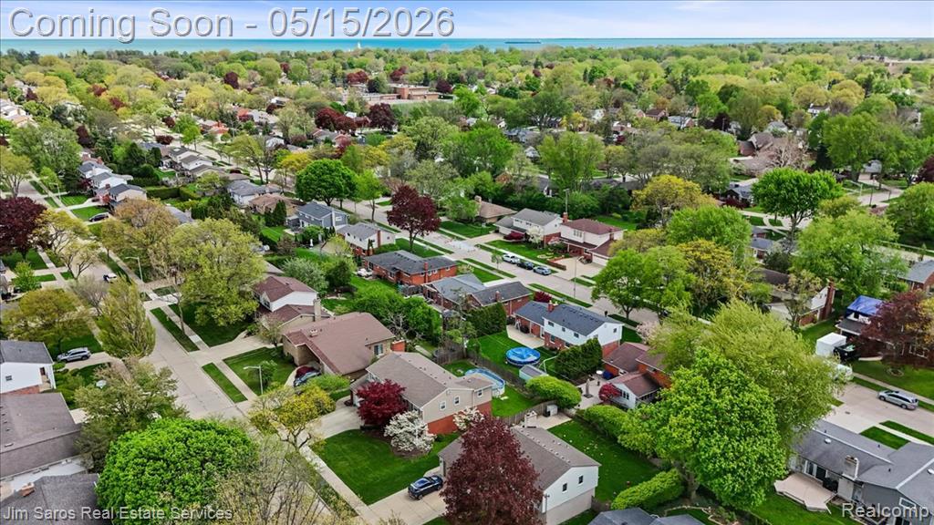 1024 Blairmoor Court, Grosse Pointe Woods, MI 48236 — Photo 3