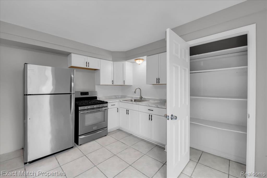 724 Parkwood Avenue, Pontiac, MI 48340 — Photo 14