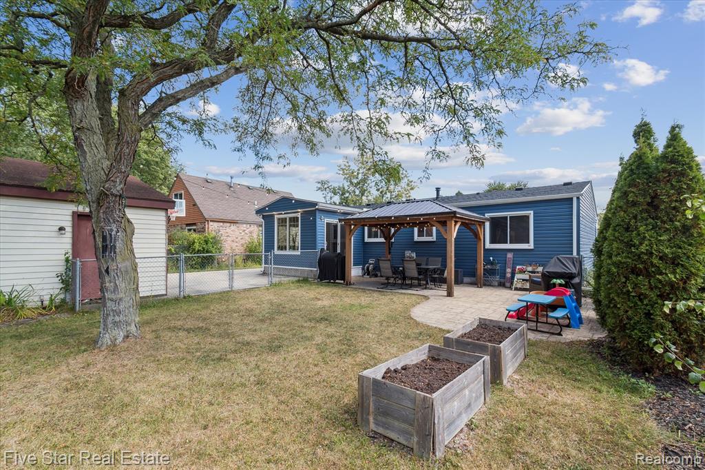 43592 Champlain Court, Canton, MI 48188 — Photo 41