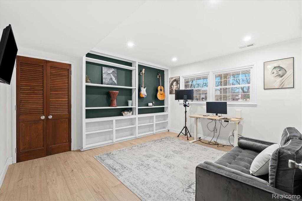 4675 QUARTON Road, Bloomfield Hills, MI 48301 — Photo 25