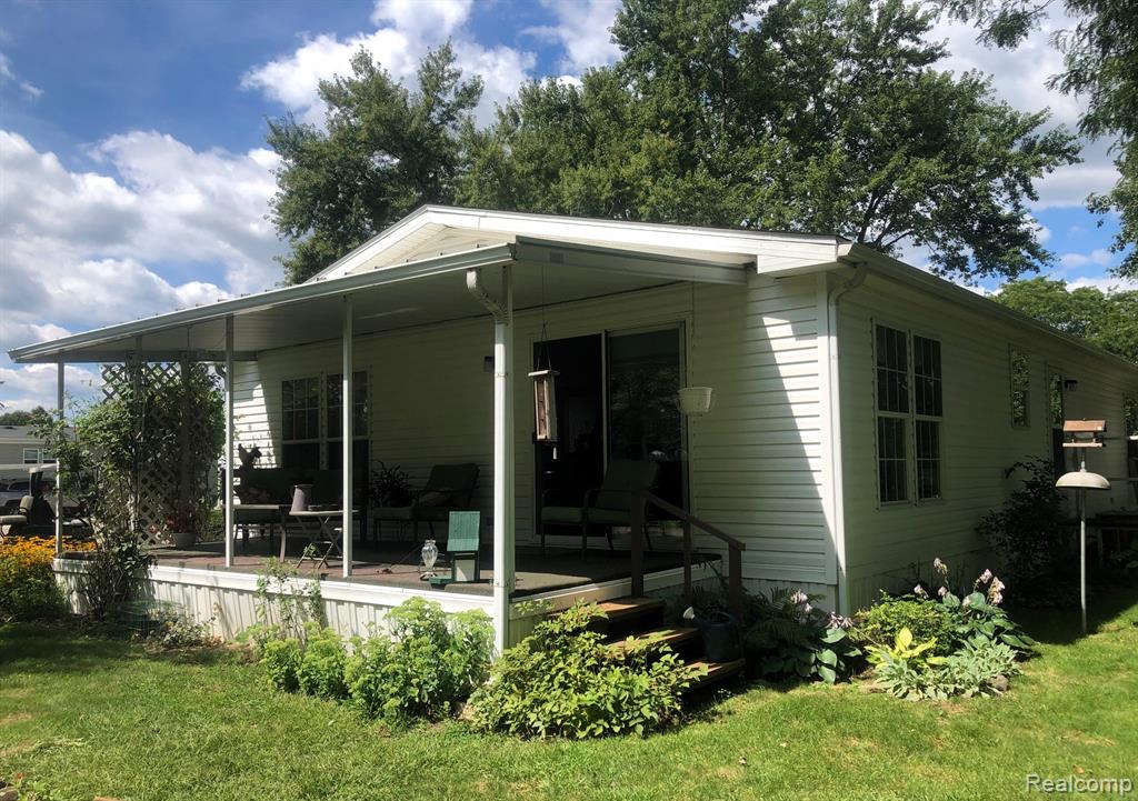 616 Holly Court, Jonesville, MI 49250 — Photo 12