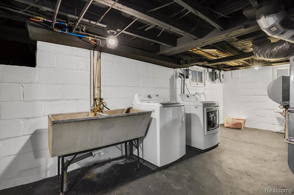 526 N Washington Avenue, Royal Oak, MI 48067 — Photo 10