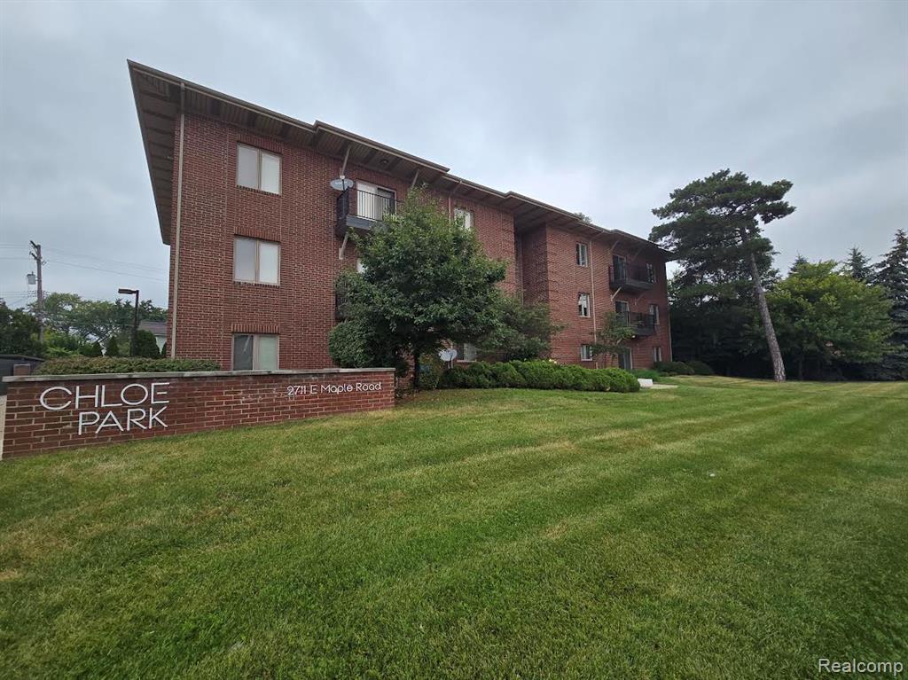 2727 E MAPLE Road, Birmingham, MI 48009