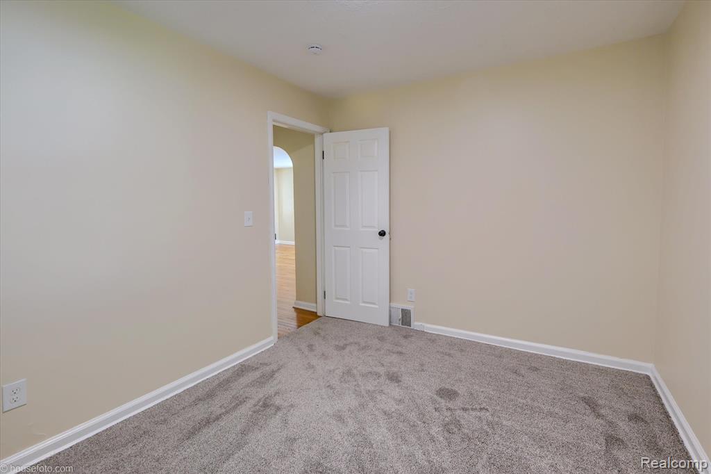 580 N Almont Avenue, Imlay City, MI 48444 — Photo 33
