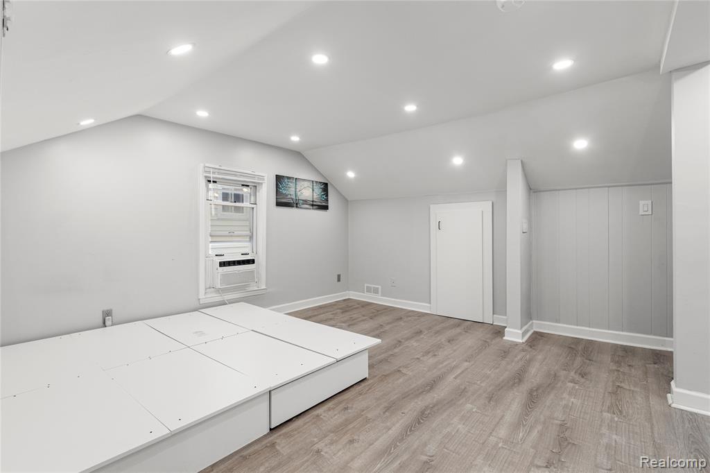 4736 Curtis Street, Dearborn, MI 48126 — Photo 24