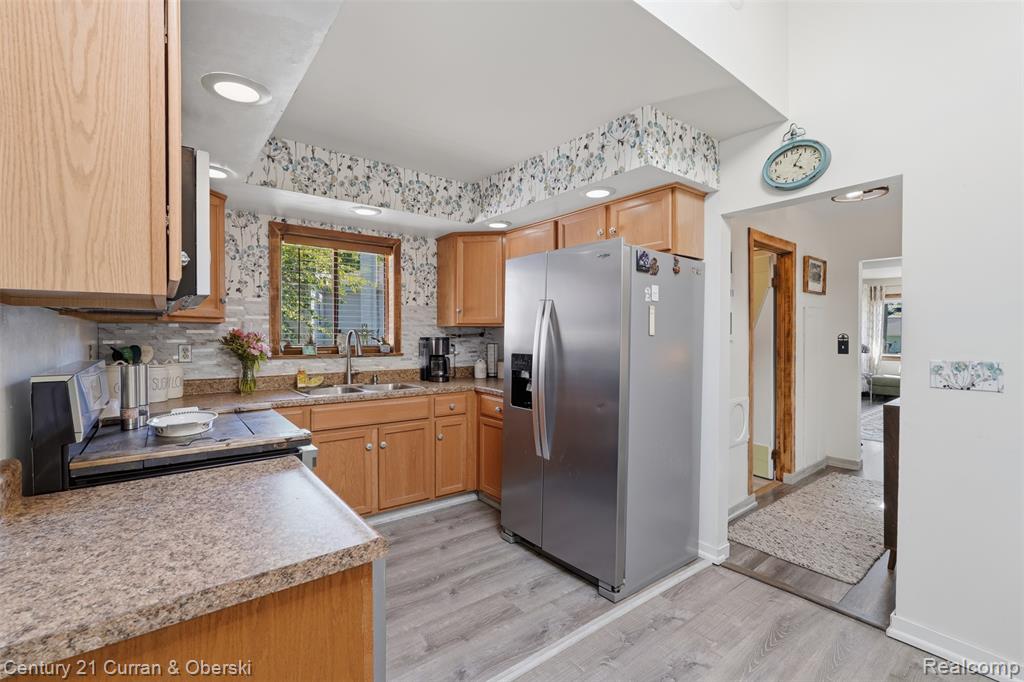 8303 Lagoon Street, Commerce Twp, MI 48382 — Photo 14