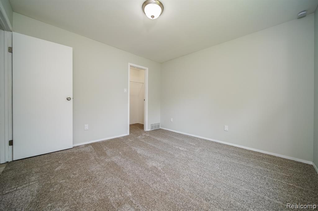 4865 Huston Drive, Lake Orion, MI — Photo 28