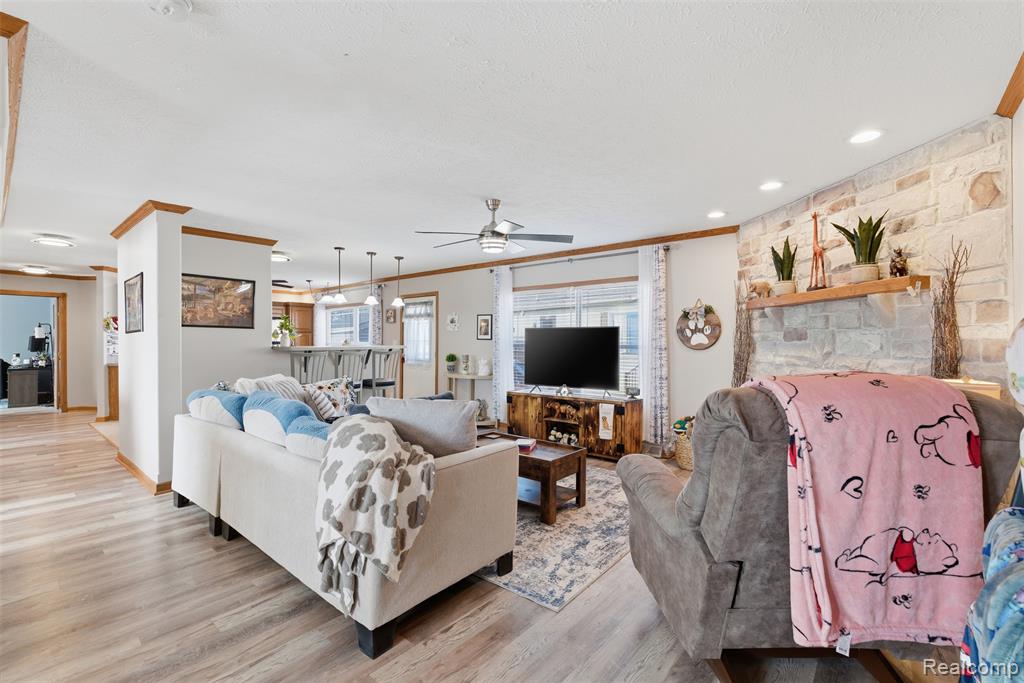 11050 Willowgreen Court, South Lyon, MI 48178 — Photo 5