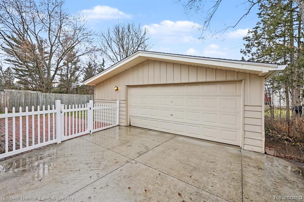 17360 Redwood Avenue, Southfield, MI 48076 — Photo 28
