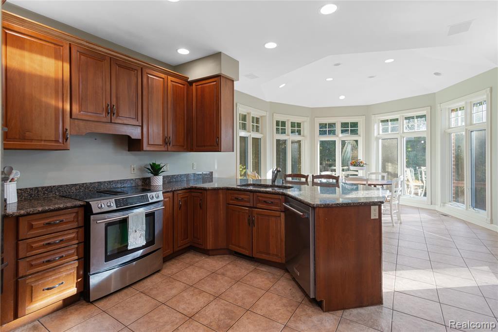 5090 Stone Oak Drive, Jackson, MI 49201 — Photo 9