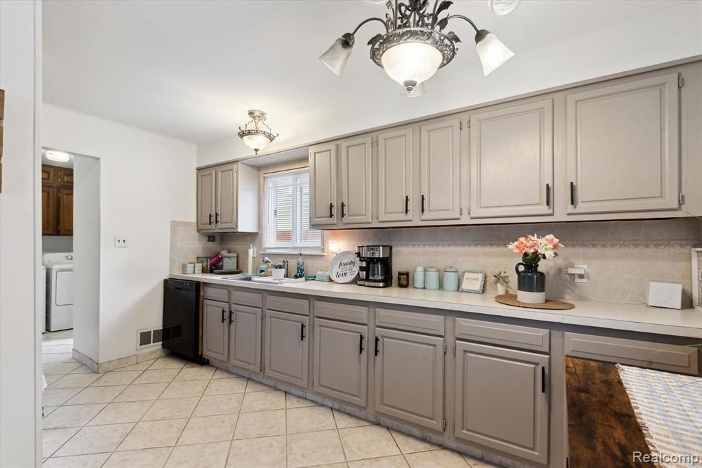 6057 Sylvia Street, Taylor, MI 48180 — Photo 10