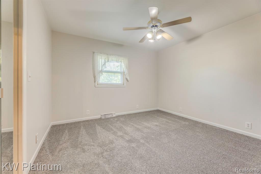 4415 Krafft Road, Fort Gratiot, MI 48059 — Photo 18