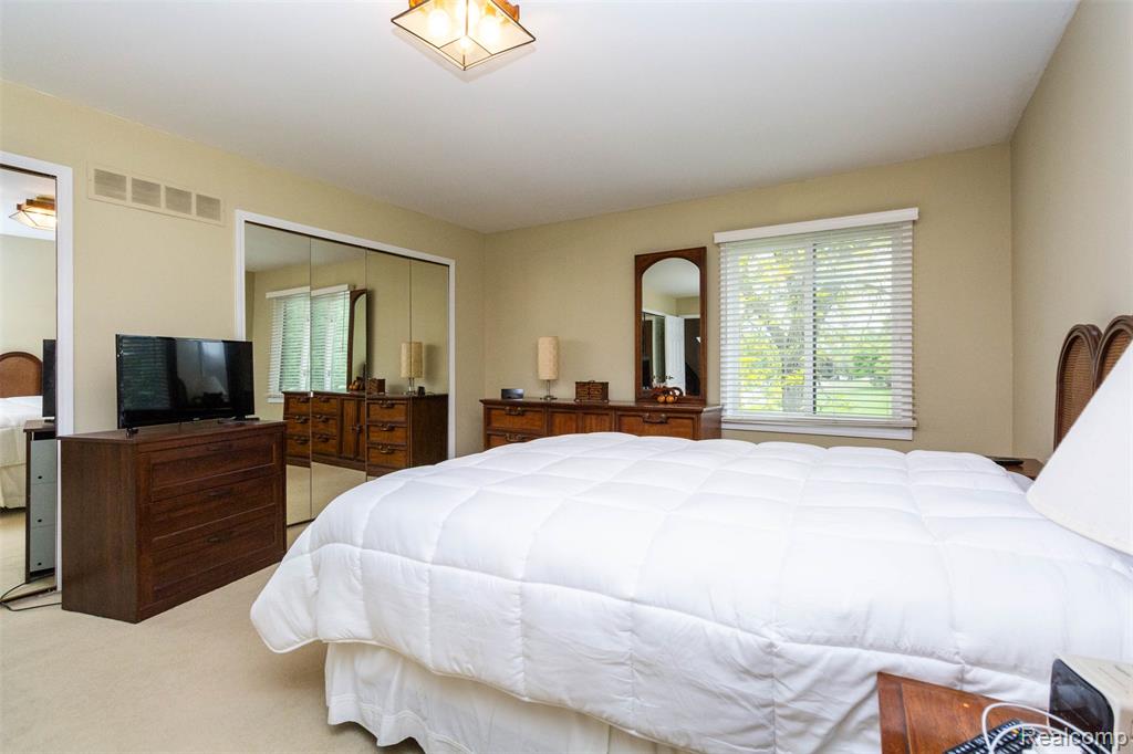 5423 HAUSER Way, West Bloomfield, MI 48323 — Photo 26