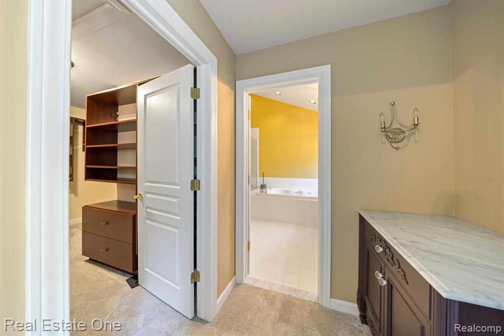 6745 CHARING Crossing, West Bloomfield, MI — Photo 40
