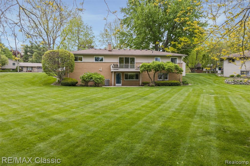 804 Bonita Drive, White Lake, MI 48383 — Photo 36